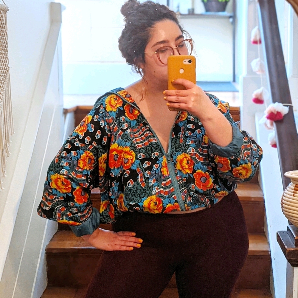 Vintage Floral Silk Track Jacket in Size L🌼